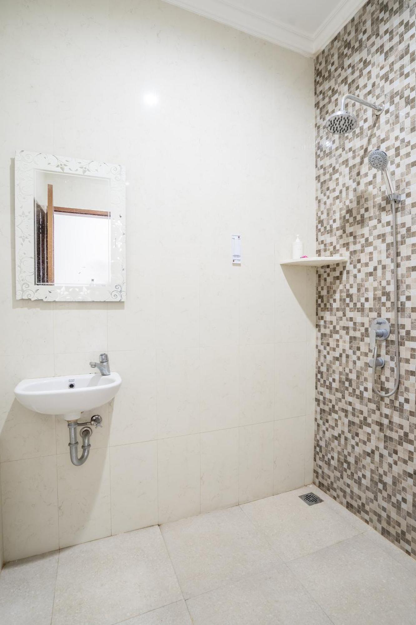 Nirmala Guest House Surf Keramas Luaran gambar